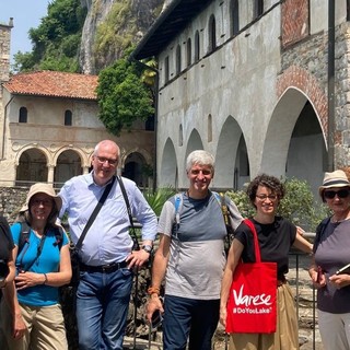 I giornalisti tedeschi all'Eremo di Santa Caterina del Sasso a Leggiuno