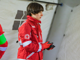 La Cri di Busto alla partenza di “BA è Natale” (foto Luca Micheli)