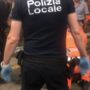 Saronno, esagitato sui binari blocca i treni. Risolutivo l’intervento della polizia locale e dei soccorsi