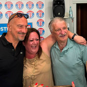 Silvio Pezzotta festeggia l'elezione a sindaco di Somma Lombardo Silvio Pezzotta festeggia l'elezione a sindaco di Somma Lombardo