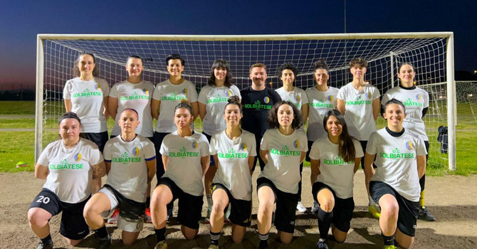 La Solbiatese Femminile. In piedi: Giulia Talarico, Arianna Luise, Lara Cottu, Sara Monolo, Mr. Gianpietro Ruffato, Giusy Jessica Fuoco, Ilaria Violatto, Anna De Zen, Sofia Maria Gentile. In ginocchio: Michela Martucci, Martina Galletti, Jessica Pennisi, Silvia Chiara Bertolasi, Fabiola Berardi, Valentina Lanzarotti, Francesca Albizzati.
