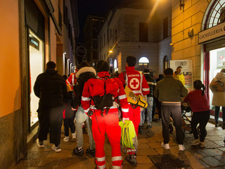 La Cri di Busto alla partenza di “BA è Natale” (foto Luca Micheli)