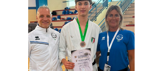 Leonardo Simonato bronzo nel kumite ai Campionati ETKF Leonardo Simonato bronzo nel kumite ai Campionati ETKF