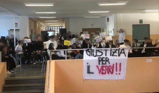 FOTO. Gli studenti di nuovo in sciopero: «Giustizia per il Verri»