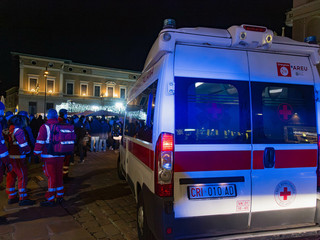 La Cri di Busto alla partenza di “BA è Natale” (foto Luca Micheli)