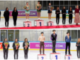 Il podio femminile, sopra, e quello maschile dopo il programma libero che conclude l'Isu Junior Grand Prix di Varese (Foto Galbiati)
