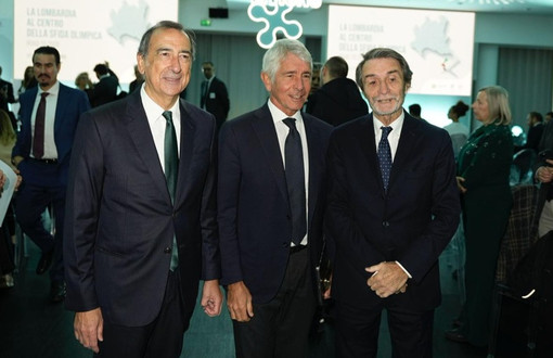 Da sinistra: Sala, Abodi, Fontana Da sinistra: Sala, Abodi, Fontana