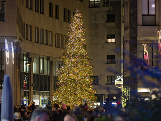 La Cri di Busto alla partenza di “BA è Natale” (foto Luca Micheli)