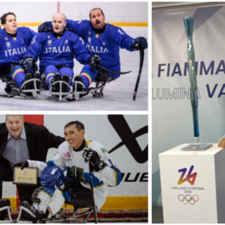 Alessandro Andreoni, 28 anni, a destra da designer di Milano Cortina con la torcia olimpica sfumata d'azzurro e paralimpica di colore bronzeo, a sinistra con la nazionale di para ice hockey vincitrice del mondiale gruppo B di Astana in Kazakistan (quarto da sinistra nella prima foto in cui canta l'inno con i compagni)