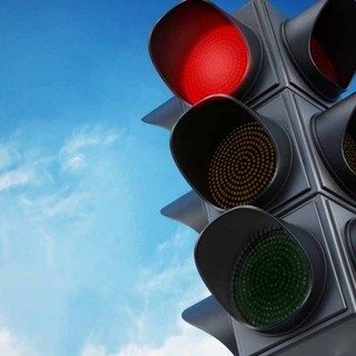 Castellanza, un anno di controlli e prevenzione: 100 incidenti, 2.361 multe col rosso e 71 indagini nel bilancio 2025 della Polizia Locale