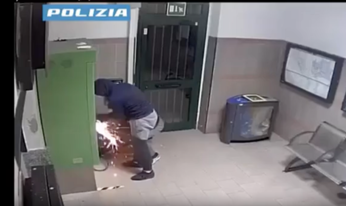 Presa la banda delle “spaccate” nelle stazioni ferroviarie: sei colpi e bottino da 300mila euro