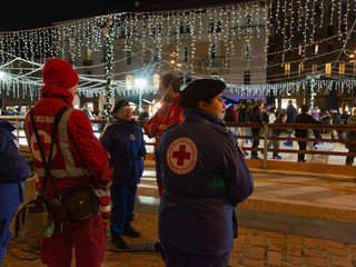 La Cri di Busto alla partenza di “BA è Natale” (foto Luca Micheli)