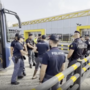 Immigrazione clandestina, rimpatriati 23 cittadini egiziani: uno di loro espulso dalla Questura di Varese