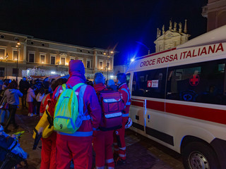 La Cri di Busto alla partenza di “BA è Natale” (foto Luca Micheli)