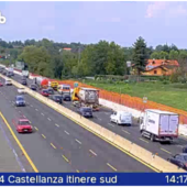 I soccorsi sul posto visti dalle webcam di Autostrade per l'Italia