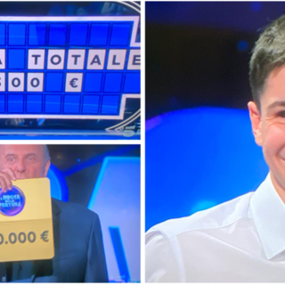 Andrea Siciliano da Varese si conferma imbattibile alla Ruota della fortuna su Canale 5 e sfiora l'iperbolica vincita di 200 mila euro. Per lui ci sono però 24.300 euro
