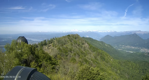 Una domenica di sole sul Varesotto (foto webcam Centro Geofisico Prealpino)