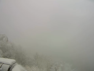 Nebbia e neve all'osservatorio
