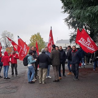 Il sindaco con i lavoratori al presidio dello scorso 17 novembre