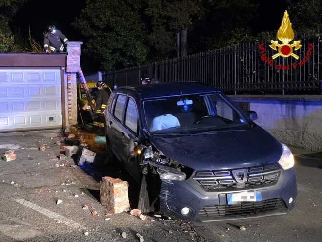 Le immagini dell'incidente di stanotte a Somma Lombardo