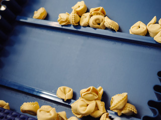 Tortelloni in produzione