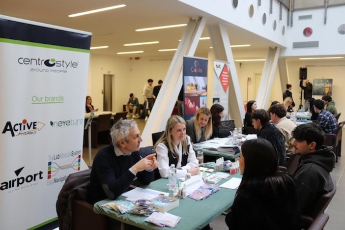 Talent Day: gli studenti simulano un colloquio di lavoro con le imprese varesine
