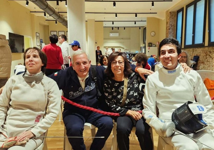 L’INTERVISTA. La sfida del Maestro Toran con i ragazzi non vedenti: «Insegno a fidarsi, non solo a tirare di scherma» L’INTERVISTA. La sfida del Maestro Toran con i ragazzi non vedenti: «Insegno a fidarsi, non solo a tirare di scherma»