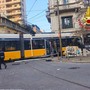 Tram deragliato, feriti non in pericolo di vita. Proseguono le indagini: ipotesi malore del conducente