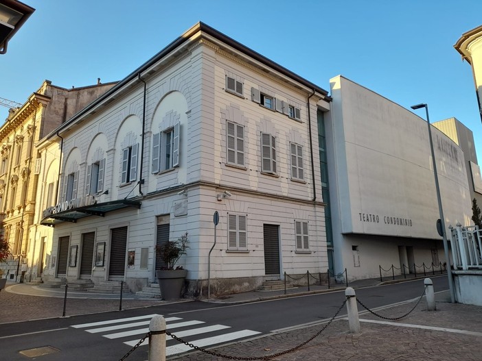 Il teatro Condominio di Gallarate potrebbe essere, condizionale obbligatorio, sede del Remigration summit