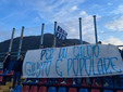 Lo striscione esposto dagli ultras tigrotti al seguito della squadra: “Per un calcio giusto e popolare”
