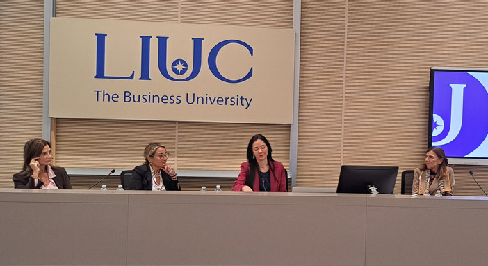 Un momento della tavola rotonda Un momento della tavola rotonda