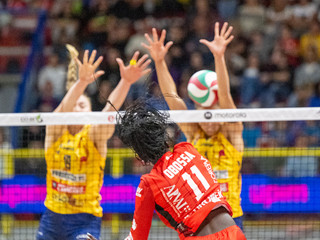 Uyba da spettacolo contro Conegliano (foto Galbiati)