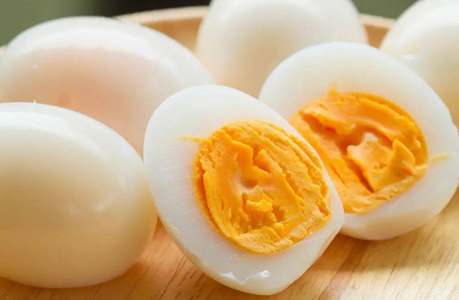 &quot;Pascua e... 'nsalata e ciapi&quot; - &quot;Pasqua e... insalata e uova sode&quot;