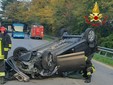 L'auto ribaltata in via Gaggio a Varese dopo l'incidente stradale