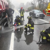 L'intervento dei vigili del fuoco sulla Sp1 per il principio d'incendio di un mezzo pesante L'intervento dei vigili del fuoco sulla Sp1 per il principio d'incendio di un mezzo pesante