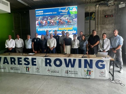Le istituzioni questa mattina nella sede della Canottieri Varese per l'ultima conferenza stampa di presentazione degli Europei di canottaggio di Varese