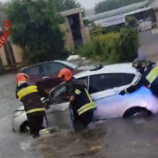 Le operazioni dei vigili del fuoco questa mattina nel comasco