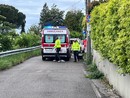I soccorsi in azione in via Ciro Menotti dov'è rimasta gravemente ferita Lavinia Limido