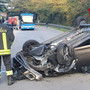 L'auto ribaltata in via Gaggio a Varese dopo l'incidente stradale