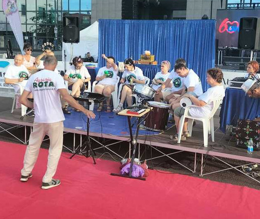Villa Comerio cerca palchi e band: «Vogliamo suonare e aprire i vostri concerti» Villa Comerio cerca palchi e band: «Vogliamo suonare e aprire i vostri concerti»