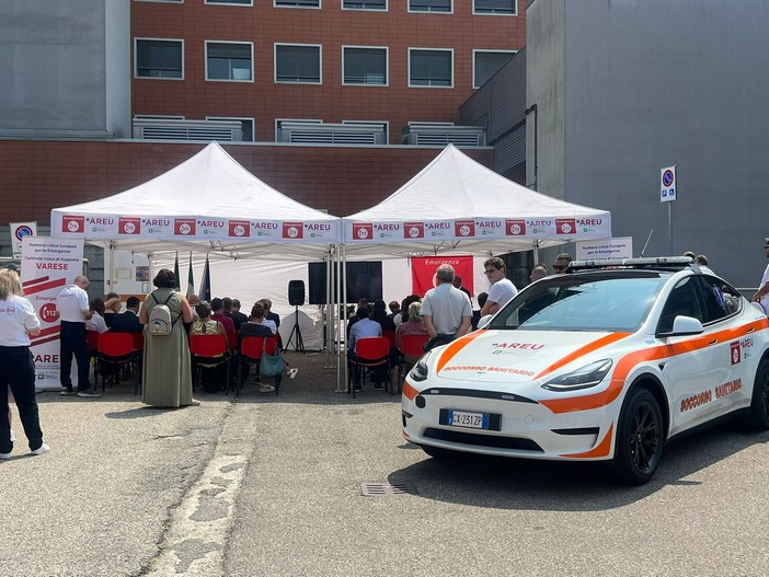 Le immagini della cerimonia all'ospedale di Circolo di Varese