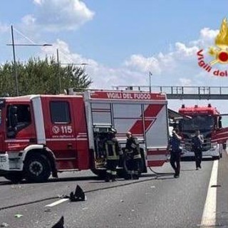 Le immagini dell'incidente sulla A21 dove è precipitato l'ultraleggero