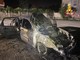 La carcassa dell'auto dopo l'incendio La carcassa dell'auto dopo l'incendio