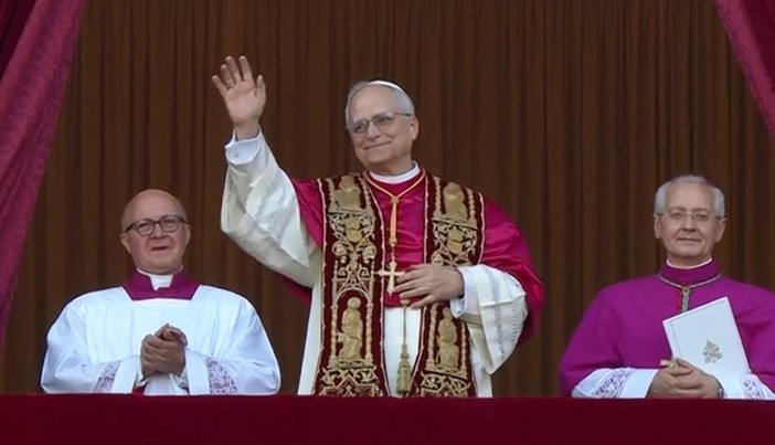 Il nuovo Papa è l'americano Robert Francis Prevost. Si chiamerà Leone XIV. Le prime parole: «La pace sia con tutti voi».