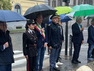La cerimonia sotto la pioggia al Portichetto La cerimonia sotto la pioggia al Portichetto