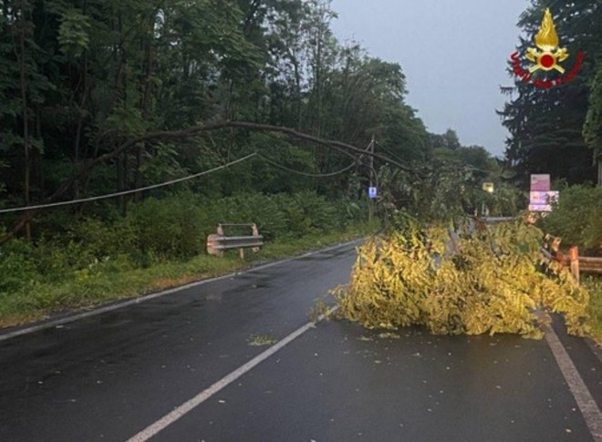 Verbano Cusio Ossola, i temporali picchiano duro: quaranta interventi dei vigili del fuoco