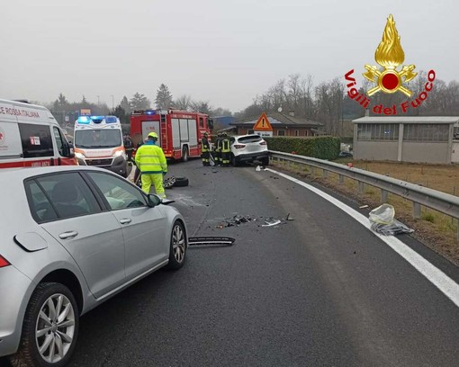 Scontro tra auto a Besnate, donna di 29 anni investita a Buguggiate Scontro tra auto a Besnate, donna di 29 anni investita a Buguggiate