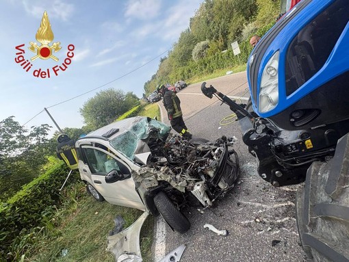 Scontro tra un'auto e un trattore nel Comasco: muore 22enne