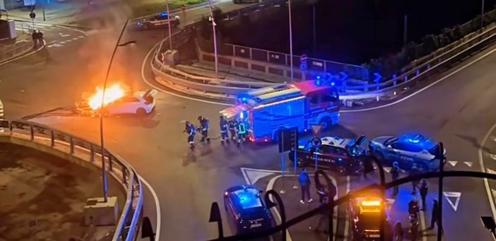 I soccorsi in un'immagine pubblicata dalla pagina Instagram "Unarotondasullago"