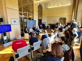 La presentazione del convegno oggi a Ville Ponti La presentazione del convegno oggi a Ville Ponti